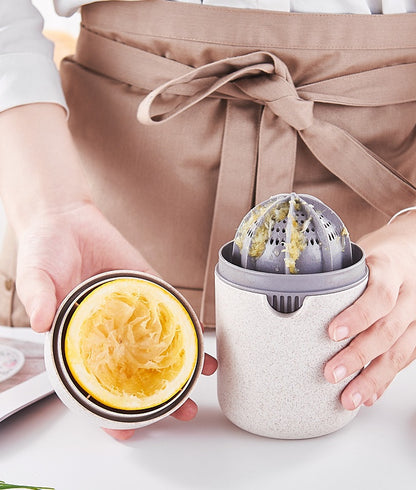 Wheat Straw Manual Citrus Juicer – Portable Lemon & Orange Squeezer Cup