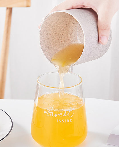 Wheat Straw Manual Citrus Juicer – Portable Lemon & Orange Squeezer Cup